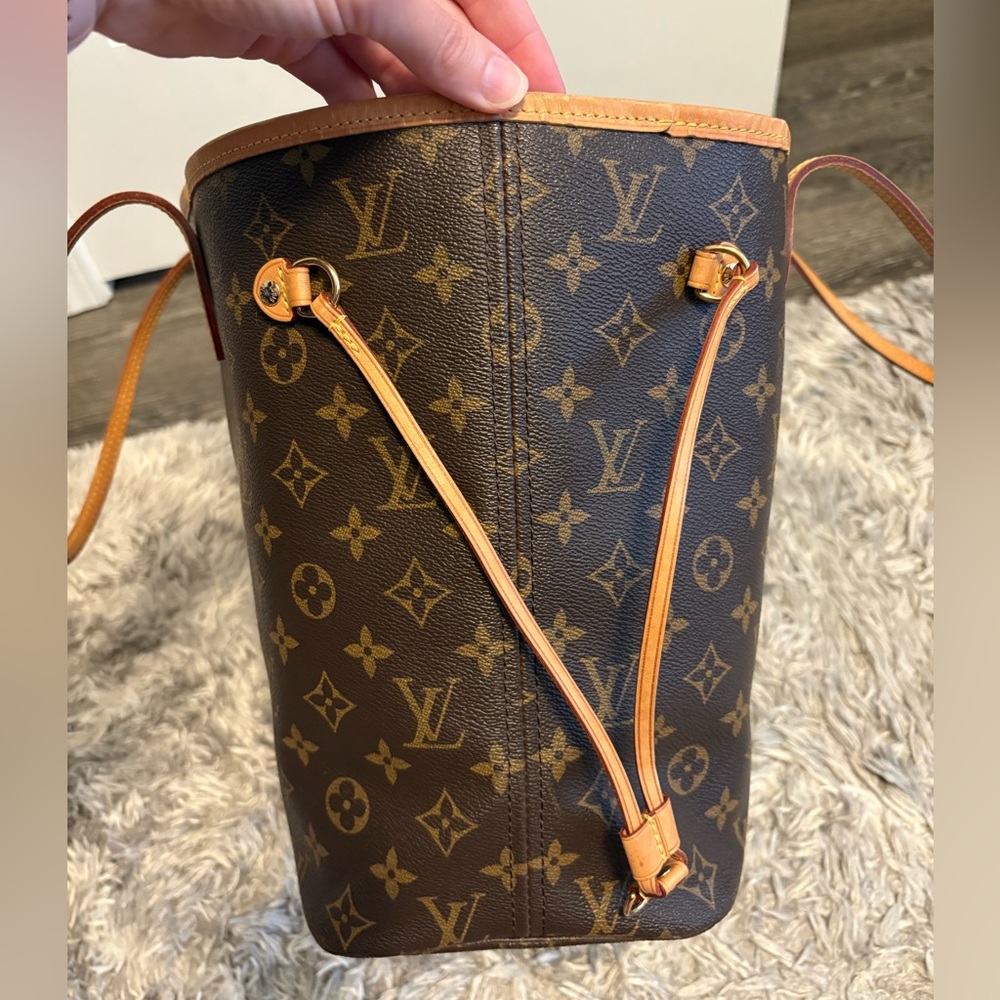 Louis Vuitton Neverfull MM, Monogram, Preowned in Dustbag - Picture 8 of 16